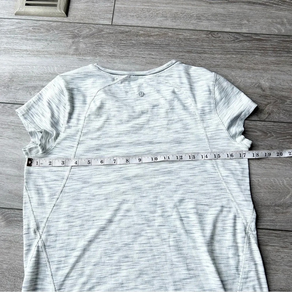 Lululemon Another Mile Short Sleeve Top Shirt - Picture 14 of 15